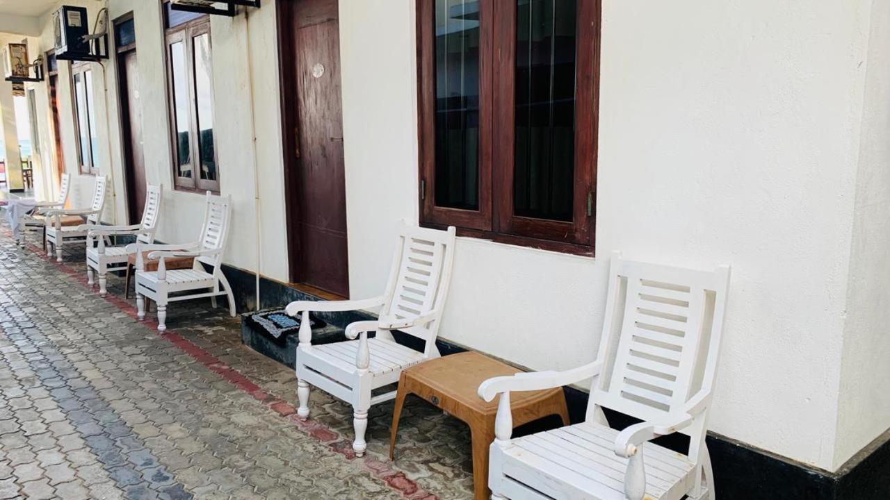 Tamaro Beach Resort Hikkaduwa Exterior photo
