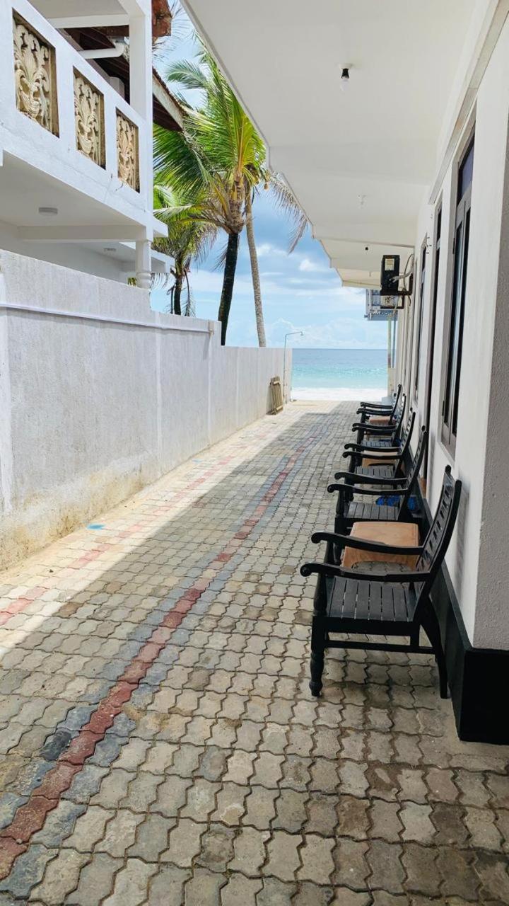 Tamaro Beach Resort Hikkaduwa Exterior photo